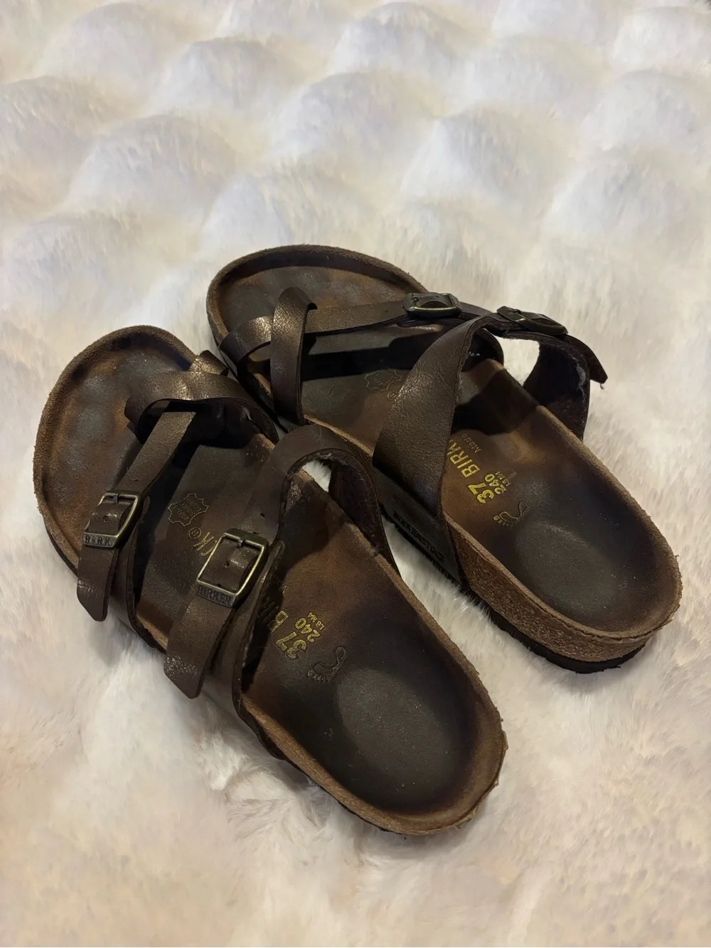 Birkenstock Mayari Dark Bronze Sz 38